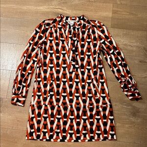 Diane von Furstenberg Ladies Half Button Long Sleeve Chain Print Silk Top Size 8